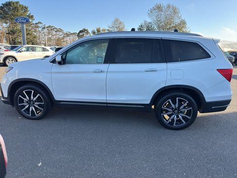 Used 2020 Honda Pilot Touring image 10