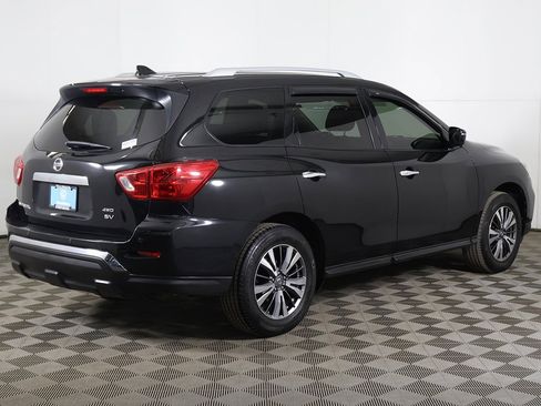 Used 2019 Nissan Pathfinder SV image 9