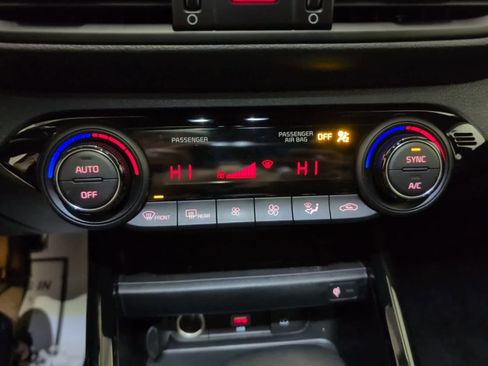 Used 2022 Kia Forte GT-Line w/ GT-Line Premium Package image 25