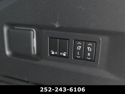 Used 2024 GMC Yukon Denali Ultimate AWD/4WD image 40
