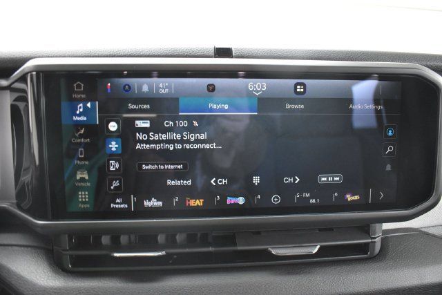 Used 2025 Jeep Gladiator Sport AWD/4WD image 21
