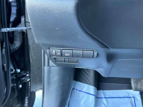 Used 2022 Toyota Corolla Cross LE image 18