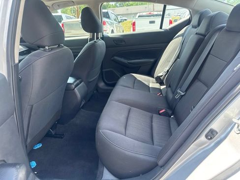 Used 2024 Nissan Altima 2.5 SV w/ SV Premium Package FWD image 19