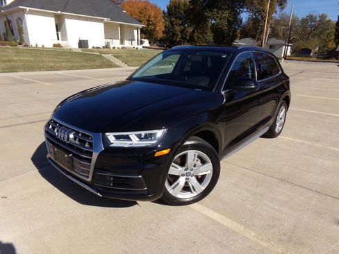 Used 2019 Audi Q5 2.0T Premium Plus w/ Premium Plus Package image 3