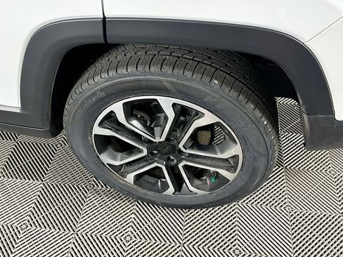 Certified 2024 Jeep Compass Limited AWD/4WD image 40