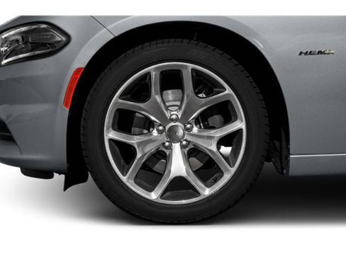 Used 2018 Dodge Charger R/T RWD image 14