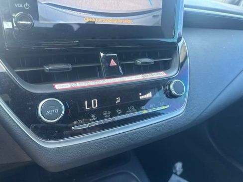 Used 2026 Toyota Corolla SE FWD image 11