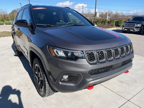 Used 2024 Jeep Compass Trailhawk image 29