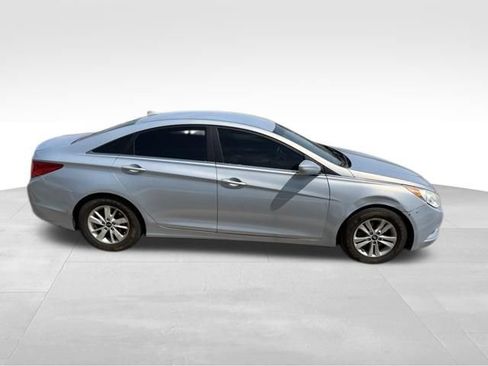 Used 2013 Hyundai Sonata GLS FWD image 2