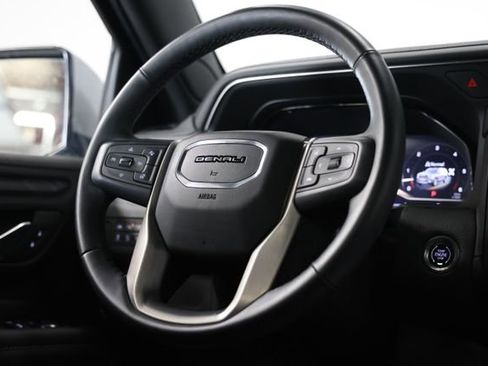 Used 2024 GMC Yukon XL Denali AWD/4WD image 45