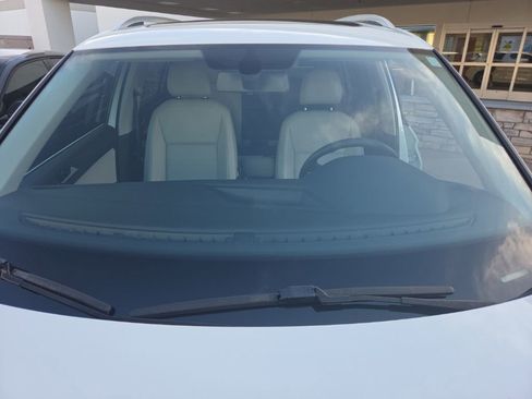 Used 2018 Volkswagen Tiguan SEL FWD image 9