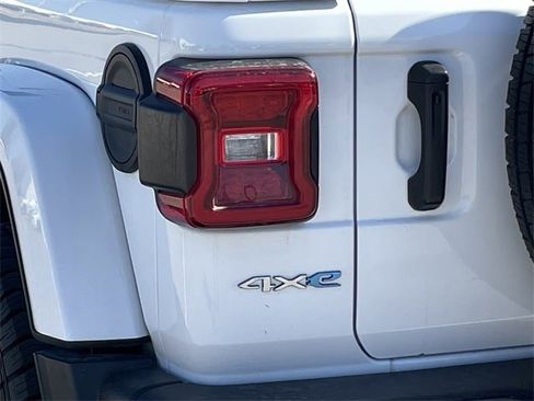 Used 2022 Jeep Wrangler Unlimited Sahara w/ Safety Group image 6