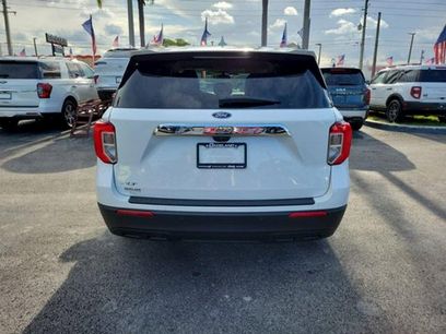 Used 2024 Ford Explorer XLT