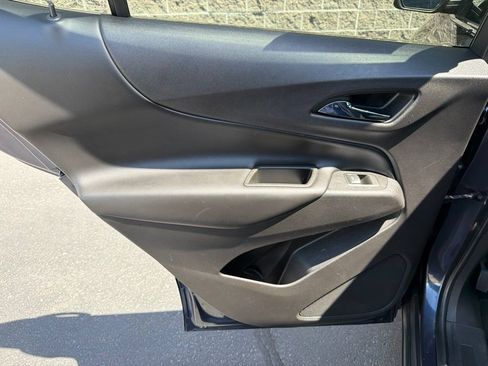 Used 2019 Chevrolet Equinox LT w/ Sun & Navigation Package AWD/4WD image 34