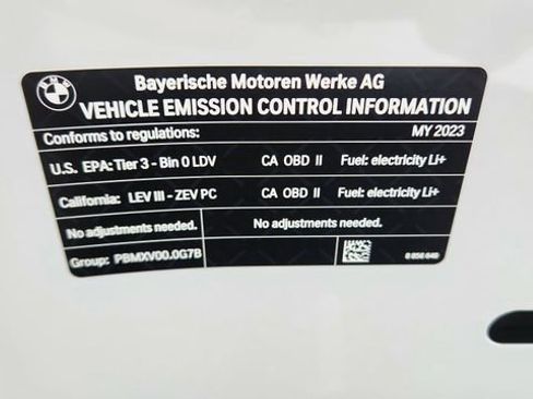 Used 2023 BMW i7 xDrive60 w/ Executive Package 2 image 63