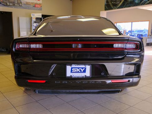 Used 2025 Dodge Charger R/T w/ Quick Order Package 25M R/T image 5