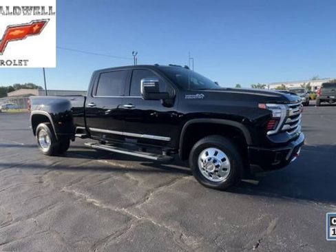Used 2024 Chevrolet Silverado 3500 High Country w/ High Country Premium Package AWD/4WD image 2