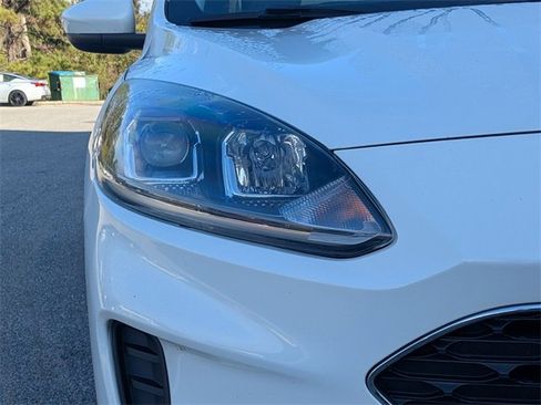 Used 2021 Ford Escape SE image 9