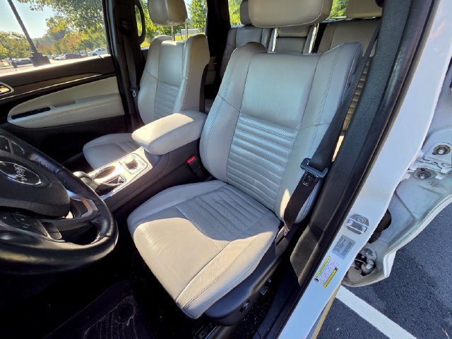Used 2018 Jeep Grand Cherokee Limited AWD/4WD image 5