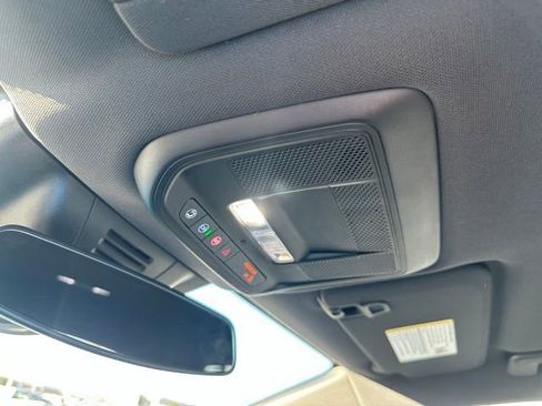 New 2026 Chevrolet Equinox EV LT AWD/4WD image 17