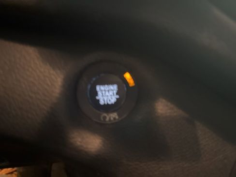 Used 2020 Jeep Cherokee Trailhawk w/ Cold Weather Group image 18