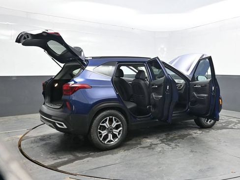 Used 2022 Kia Seltos EX AWD/4WD image 40
