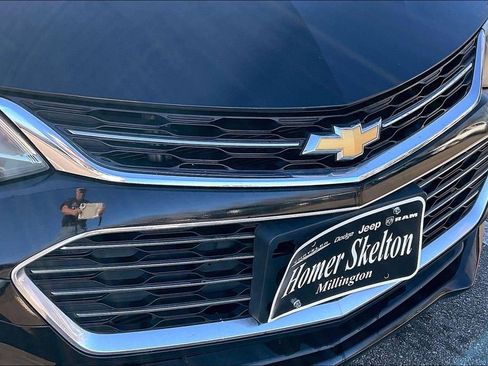 Used 2017 Chevrolet Cruze Premier image 30