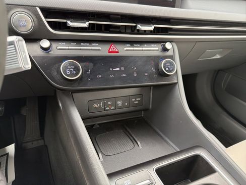 Certified 2024 Hyundai Sonata SEL w/ Convenience Package image 27