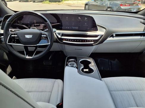 Used 2024 Cadillac Lyriq Luxury RWD image 18