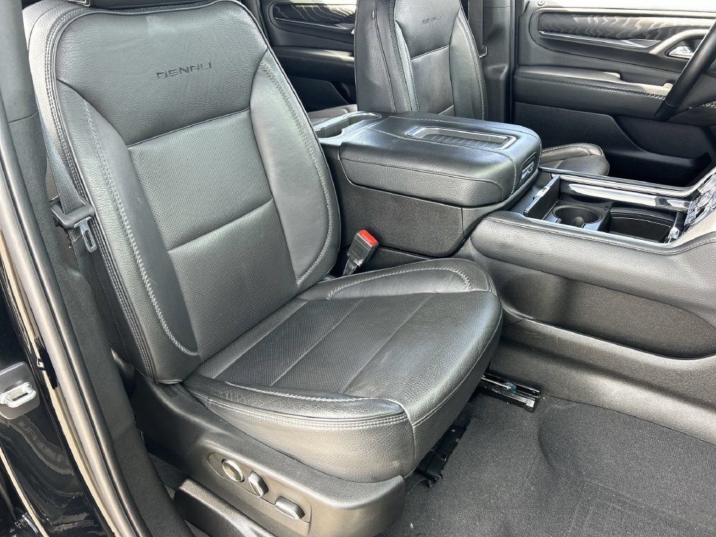 Used 2023 GMC Yukon XL Denali w/ LPO, Floor Liner Package AWD/4WD image 29
