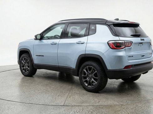 Used 2025 Jeep Compass Trailhawk AWD/4WD image 5
