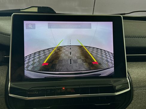 Used 2022 Jeep Compass Latitude AWD/4WD image 23