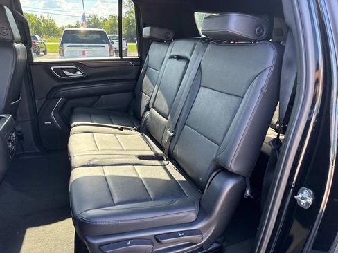 Used 2023 Chevrolet Suburban LT image 16