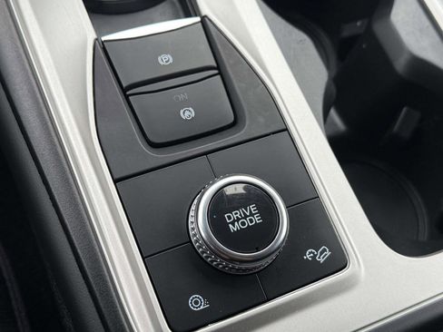 Used 2022 Ford Explorer XLT image 28