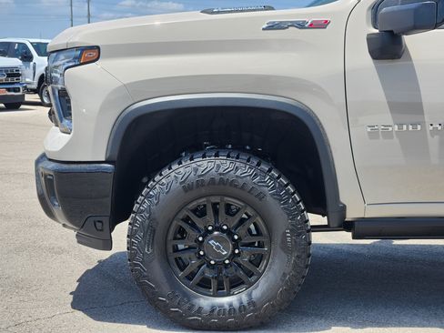 New 2026 Chevrolet Silverado 2500 ZR2 AWD/4WD image 7