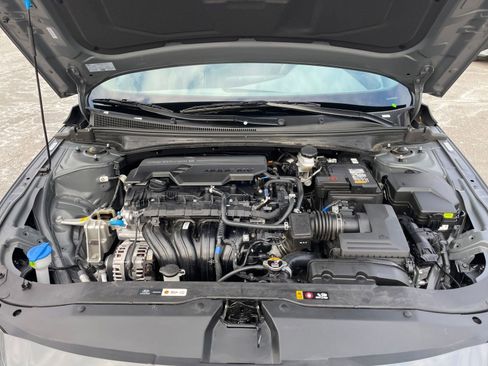 Used 2025 Hyundai Elantra SEL image 31