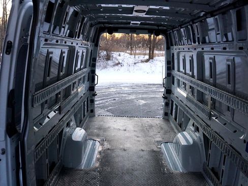 Used 2014 Freightliner Sprinter 2500 image 19