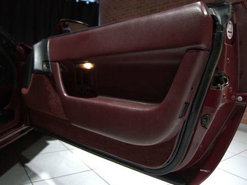 Used 1993 Chevrolet Corvette Coupe RWD image 40