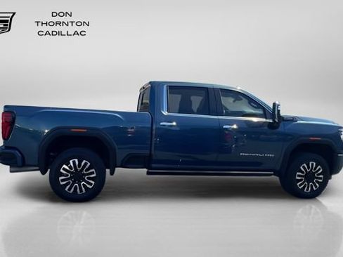 Used 2025 GMC Sierra 2500 Denali Ultimate AWD/4WD image 6