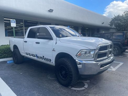 Used 2018 RAM 2500 Tradesman w/ Chrome Appearance Group image 3