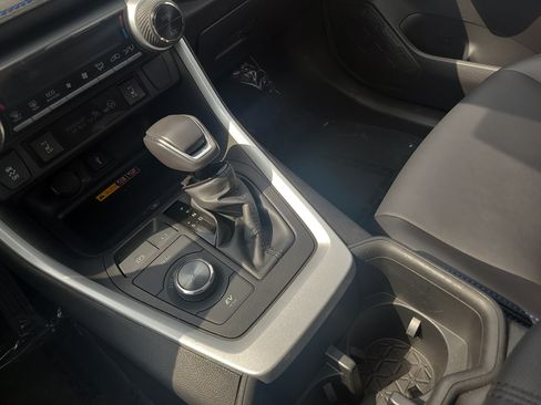 Certified 2022 Toyota RAV4 XSE AWD/4WD image 21