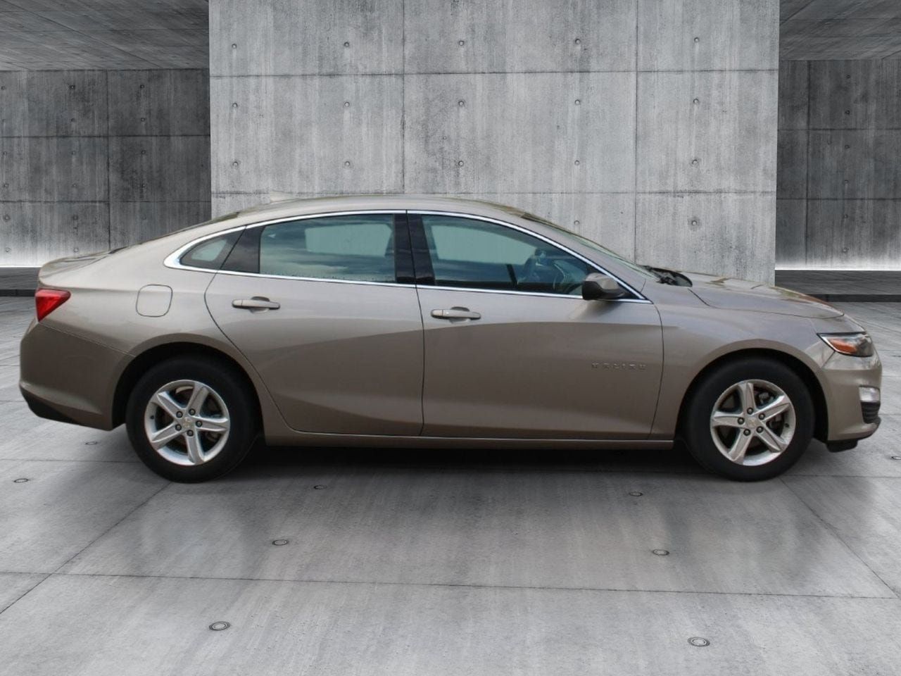 Used 2023 Chevrolet Malibu LT FWD image 6