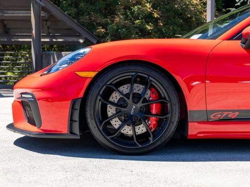 Certified 2023 Porsche 718 Cayman GT4 RWD image 13