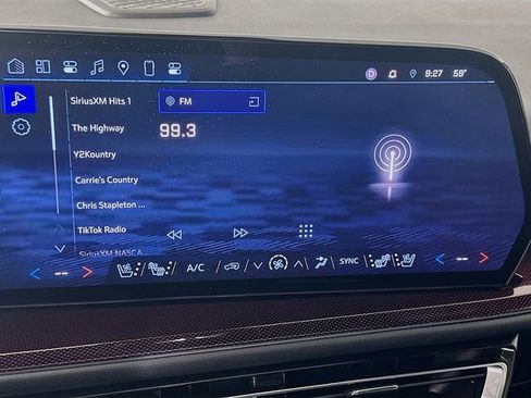 Used 2024 Chevrolet Traverse RS image 14