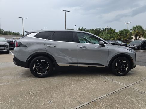 Certified 2026 Kia Sportage EX FWD image 9