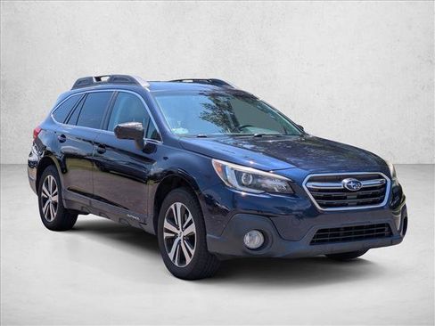 Used 2018 Subaru Outback 2.5i Limited AWD/4WD image 3