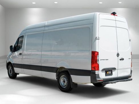 Used 2023 Mercedes-Benz Sprinter 2500 image 8