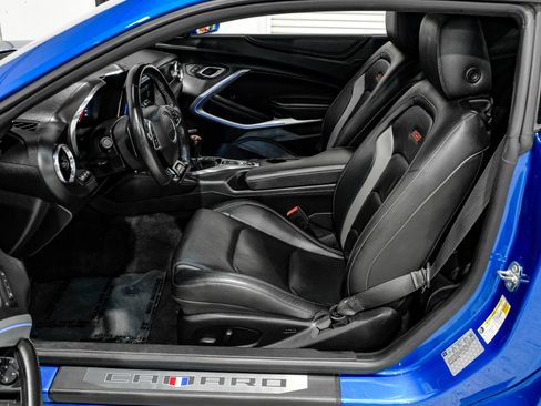 Used 2018 Chevrolet Camaro SS RWD image 35