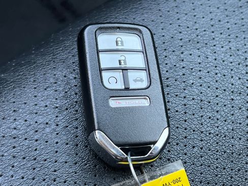 Used 2017 Honda Accord Touring image 25