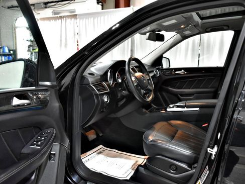 Used 2016 Mercedes-Benz GL 450 4MATIC image 33